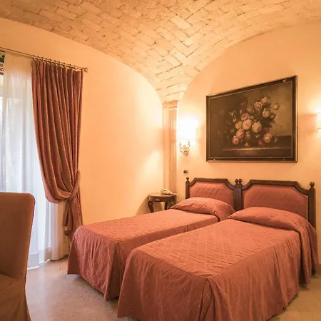 Donatello Hotel 3*
