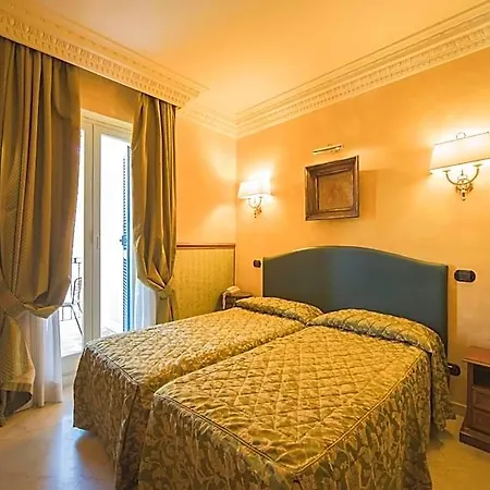 Donatello Hotel 3*